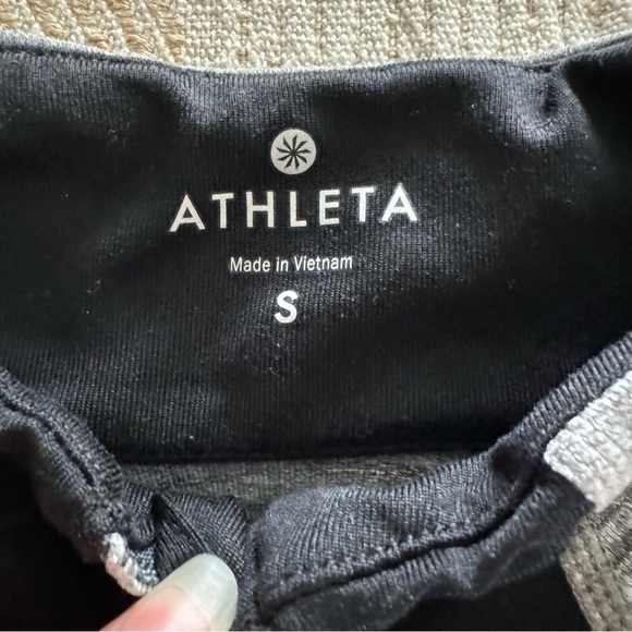 Athleta Longsleeve Running Top - Picture 3 of 3